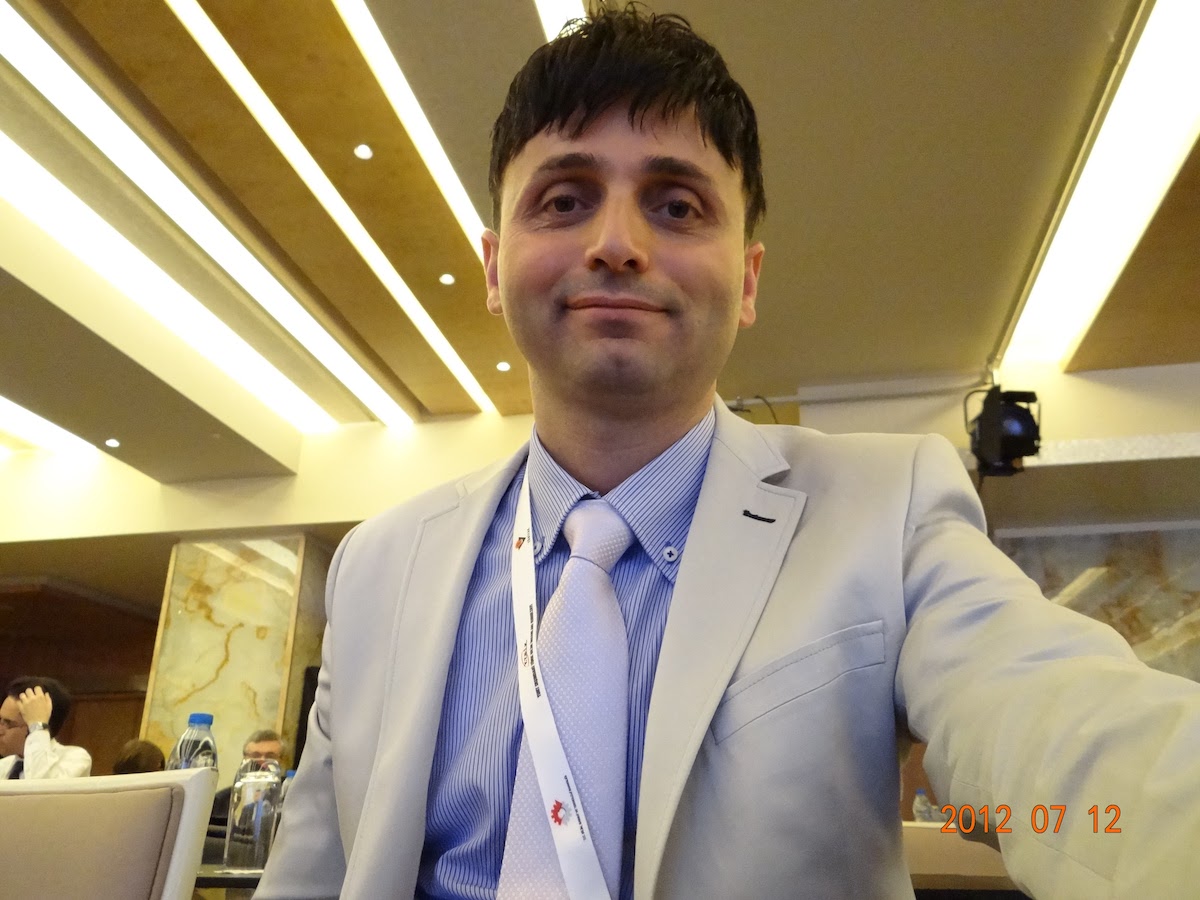 Just before the meeting, waiting for the session to begin.